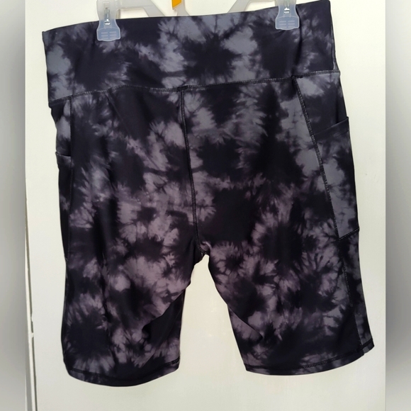 Ebb & Flow Tie Dye Bike Shorts, Black/Gray, Size 3X - Picture 2 of 6